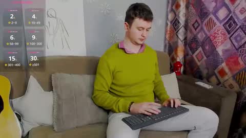 Snapshot of alex_onelove chatting on February 12, 9:42 am Alex online show from February 12, 9:42 am