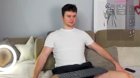 Snapshot of alex_onelove chatting on March 4, 9:18 am Alex online show from March 4, 9:18 am