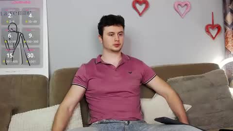 Snapshot of alex_onelove chatting on March 8, 6:21 am Alex online show from March 8, 6:21 am