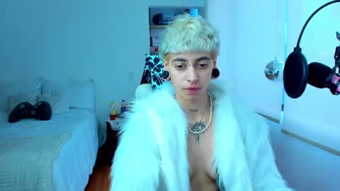 Snapshot of alex_poett chatting on February 11, 10:26 pm Residente0xxx online show from February 11, 10:26 pm