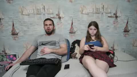 Snapshot of alex_sarah_sex chatting on October 12, 9:47 pm Alex and Sarah online show from October 12, 9:47 pm