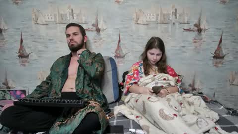 Alex and Sarah online show from October 28, 9:17 pm