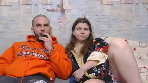 Alex and Sarah online show from April 6, 2:18 pm