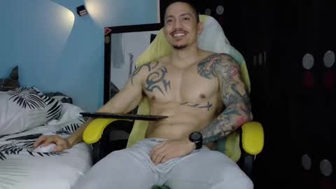 alex_sthorm online show from April 21, 5:47 am