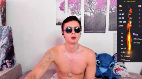 Alex WandHot online show from October 12, 9:30 am