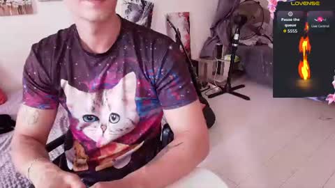 Snapshot of alex_wandhot chatting on July 16, 6:52 am Alex WandHot online show from July 16, 6:52 am
