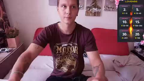 Snapshot of alex_wandhot chatting on July 22, 7:11 am Alex WandHot online show from July 22, 7:11 am
