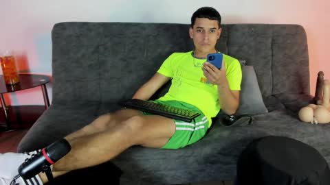 Alex Woll online show from November 2, 7:16 pm