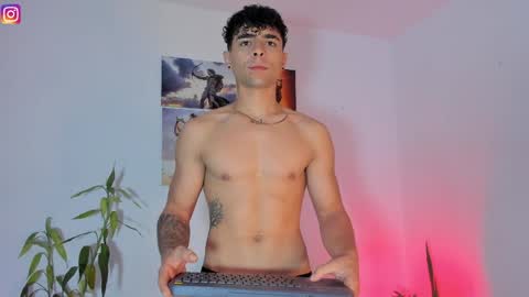 x   online show from April 26, 4:04 pm