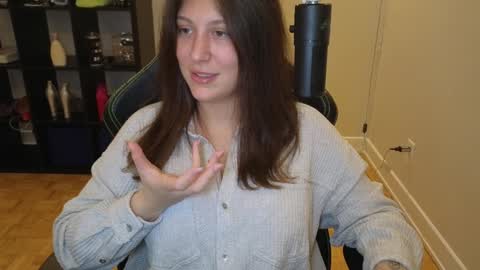 dont be afraid to click social media link its  working  just click on that  online show from October 13, 11:16 pm