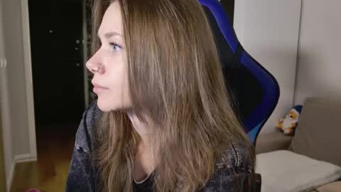 Snapshot of alexa_feels chatting on May 24, 4:45 pm Little Duck homie online show from May 24, 4:45 pm