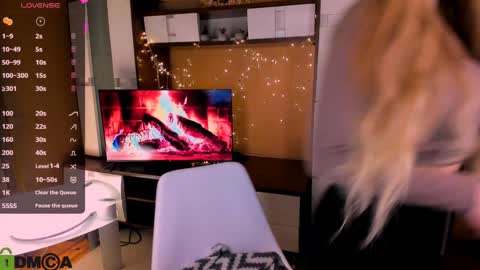 Snapshot of alexa_glory chatting on December 8, 12:52 pm Alexa online show from December 8, 12:52 pm