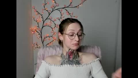 Snapshot of alexa_kittie chatting on April 29, 6:03 pm Alexa online show from April 29, 6:03 pm