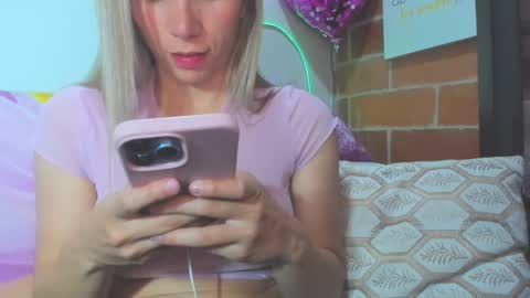 Snapshot of alexa_latina chatting on September 27, 3:39 pm alexa latina online show from September 27, 3:39 pm