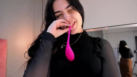 Snapshot of alexa_thaylor_ chatting on November 24, 1:55 pm Alexa Thaylor online show from November 24, 1:55 pm