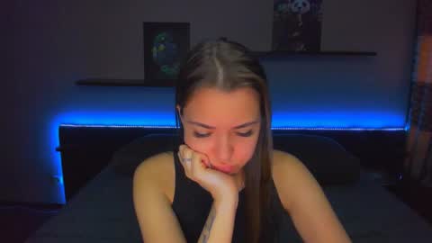 Snapshot of alexabarkley chatting on April 21, 1:07 am angel online show from April 21, 1:07 am
