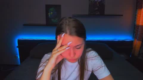 Snapshot of alexabarkley chatting on April 28, 2:27 am angel online show from April 28, 2:27 am