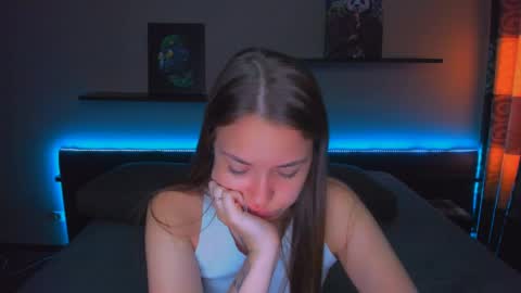 Snapshot of alexabarkley chatting on May 5, 12:51 am angel online show from May 5, 12:51 am