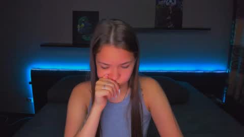 Snapshot of alexabarkley chatting on May 7, 12:27 am angel online show from May 7, 12:27 am