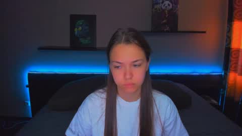 Snapshot of alexabarkley chatting on May 8, 12:49 am angel online show from May 8, 12:49 am