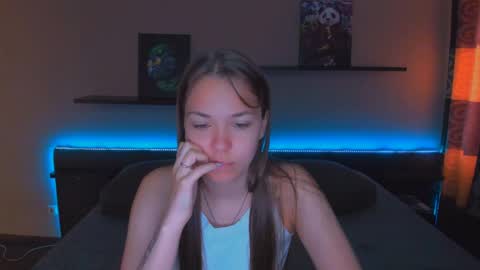 Snapshot of alexabarkley chatting on May 11, 12:16 am angel online show from May 11, 12:16 am