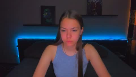 Snapshot of alexabarkley chatting on June 3, 12:46 am angel online show from June 3, 12:46 am