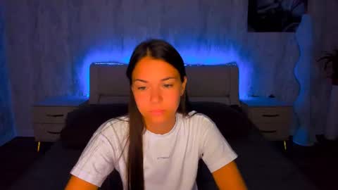 Snapshot of alexabarkley chatting on July 6, 12:07 am angel online show from July 6, 12:07 am
