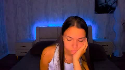 Snapshot of alexabarkley chatting on July 16, 1:11 am angel online show from July 16, 1:11 am