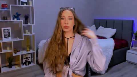 AlexaHarmon online show from November 21, 6:45 am