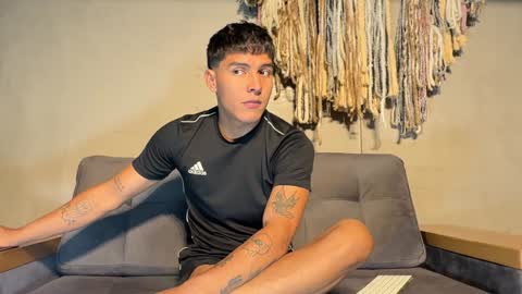 Alex  Dani online show from January 10, 10:57 pm