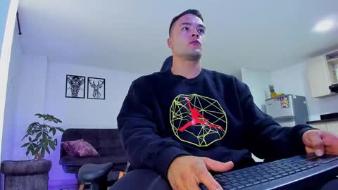 Snapshot of alexander_collin_ chatting on December 3, 12:06 pm Alex Collin online show from December 3, 12:06 pm