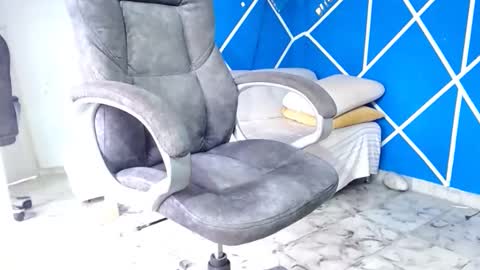 Snapshot of alexander_megan chatting on May 2, 2:22 pm alexander online show from May 2, 2:22 pm