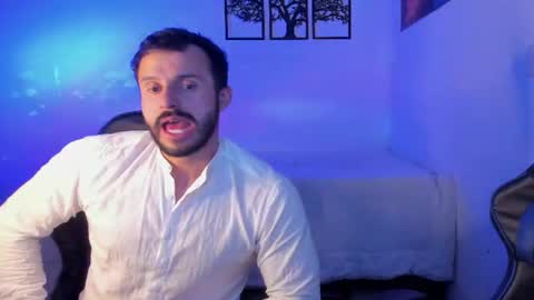 Snapshot of alexanderjaz chatting on June 26, 11:53 pm Alexander Jaz online show from June 26, 11:53 pm