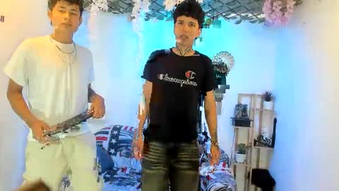 chicos hot online show from November 11, 2:50 pm