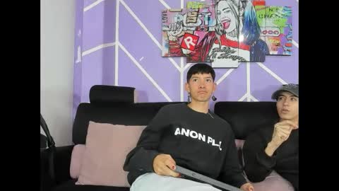 chicos hot online show from April 3, 1:20 pm