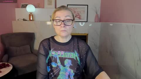 Snapshot of alexandra_kind chatting on February 17, 8:41 am Alexandra online show from February 17, 8:41 am