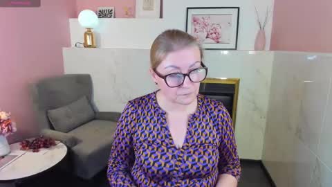 Snapshot of alexandra_kind chatting on February 27, 12:10 am Alexandra online show from February 27, 12:10 am