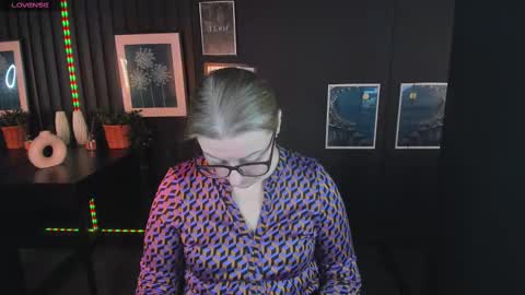 Snapshot of alexandra_kind chatting on March 5, 7:38 am Alexandra online show from March 5, 7:38 am