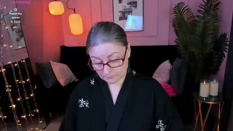 Snapshot of alexandra_kind chatting on February 25, 8:40 pm Alexandra online show from February 25, 8:40 pm