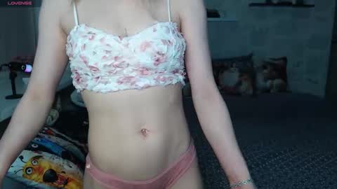 Snapshot of alexandraermes chatting on May 30, 9:34 pm AlexandraErmes online show from May 30, 9:34 pm