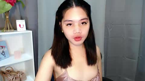 Andrea online show from April 2, 7:00 pm