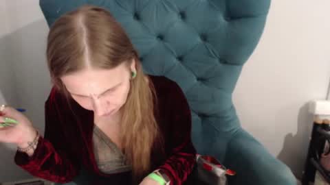 Alexandra online show from May 31, 3:41 pm