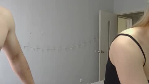 Snapshot of alexarti chatting on October 2, 7:59 am Alex online show from October 2, 7:59 am