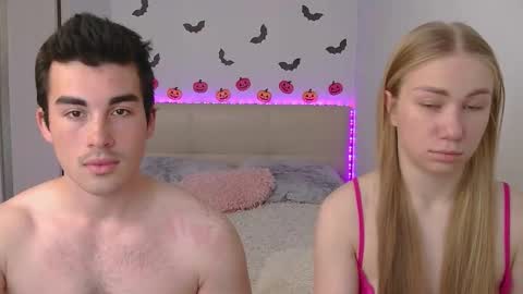 Snapshot of alexarti chatting on October 22, 4:24 am Alex online show from October 22, 4:24 am