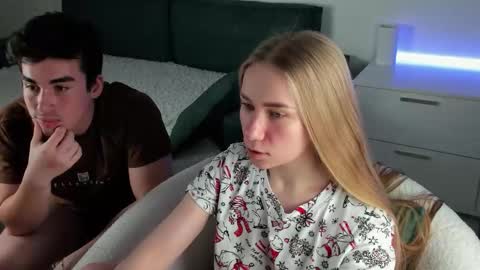 Snapshot of alexarti chatting on January 6, 6:44 pm Alex online show from January 6, 6:44 pm