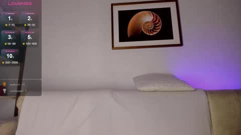 AlexaStevens online show from November 10, 8:46 am