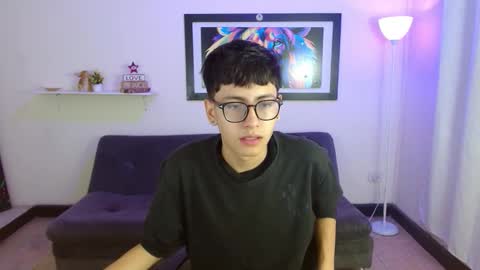 Snapshot of alexcum_18 chatting on February 22, 1:09 pm alex online show from February 22, 1:09 pm