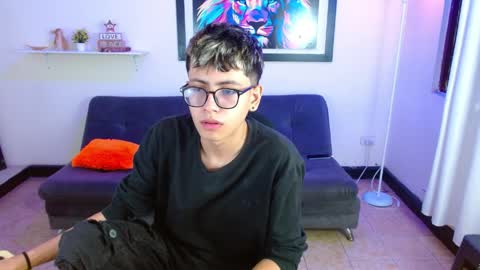 alex online show from April 1, 1:52 pm