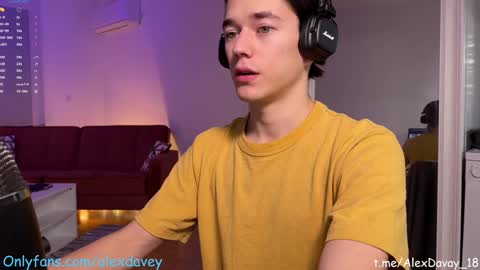 Snapshot of alexdavey chatting on January 17, 7:38 pm online show from January 17, 7:38 pm