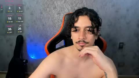 Snapshot of alexfloreszzz chatting on July 23, 5:11 pm alexfloreszzz online show from July 23, 5:11 pm